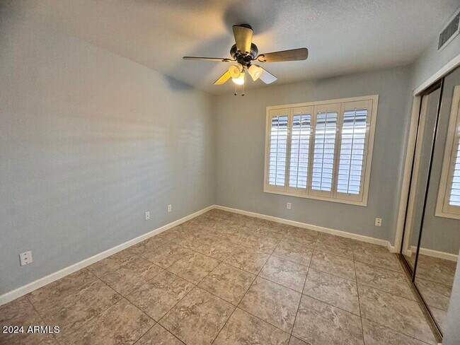 Building Photo - 1873 W Falcon Dr