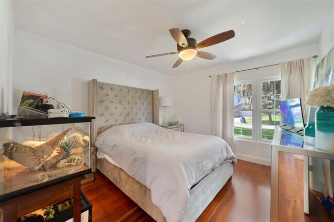 Building Photo - 5621 Lake Mary Jess Shores Ct