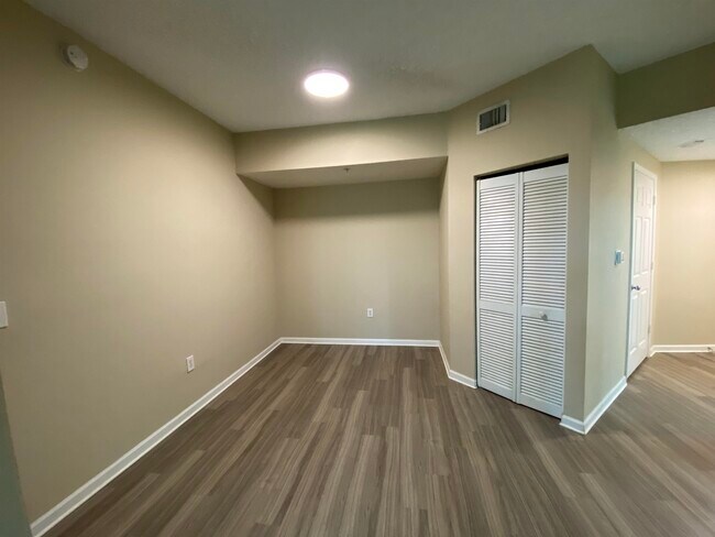 Building Photo - 1080 Bella Vista Blvd