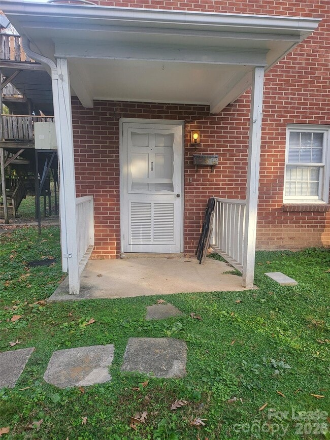 Building Photo - 451 Montgomery Ave