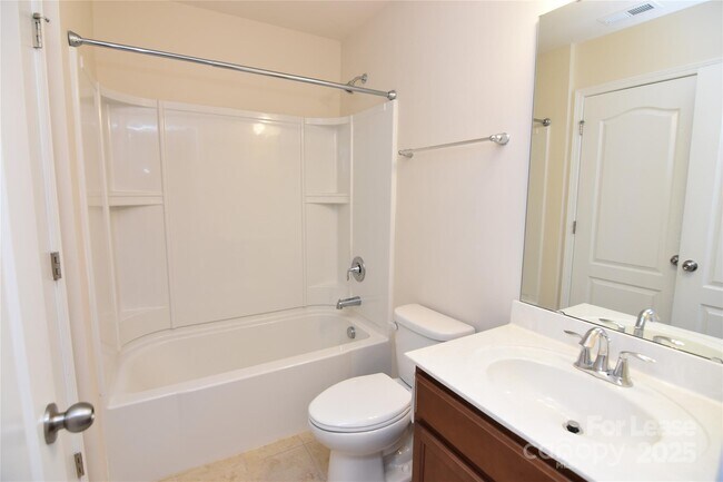 Building Photo - 1121 Blackwaterside Dr