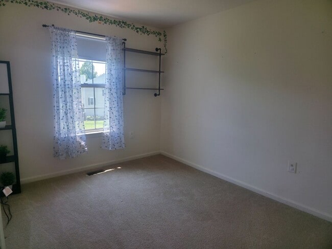 Building Photo - 1227 Rockland Ct