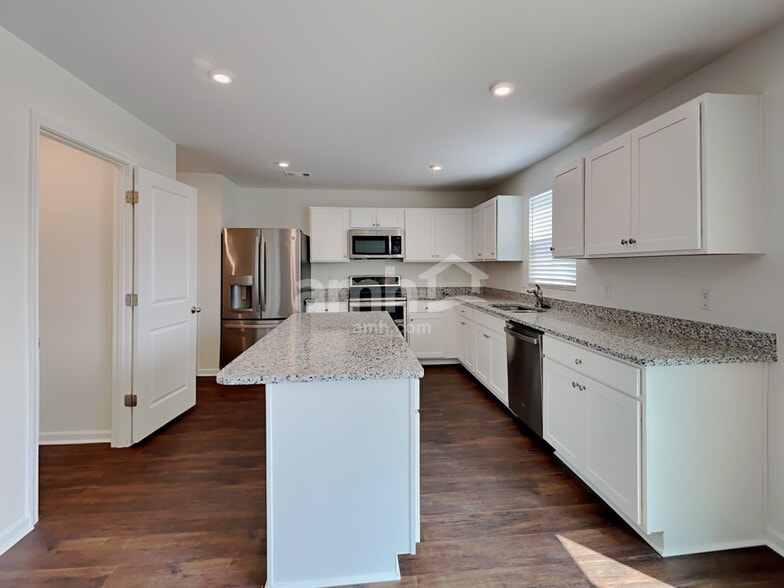 Building Photo - 941 Blue Ash Way