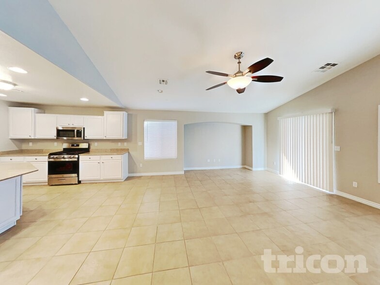 Building Photo - 437 Orchid Oasis Ave