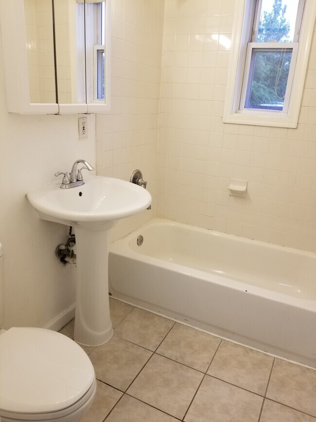 Building Photo - 3865 Halley Ter SE