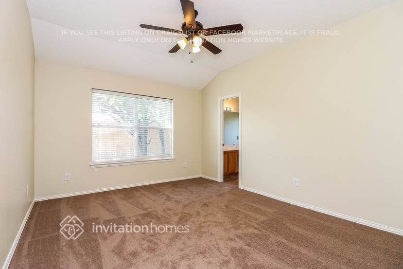 Building Photo - 1044 Waterview Dr