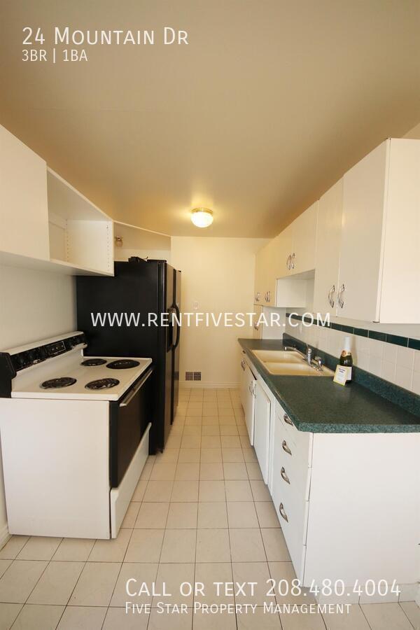 Building Photo - 24 Mountain Dr