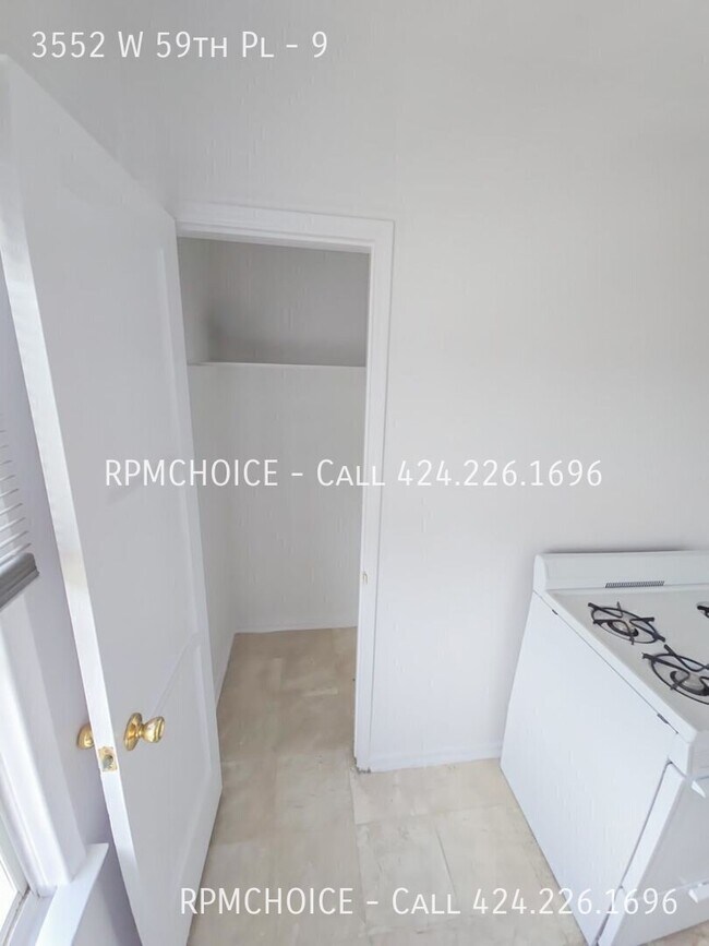 Building Photo - 3552 W 59th Pl