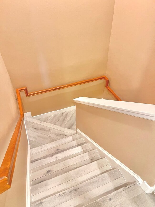 Building Photo - Three Story Four Bedroom 2.5 Bathroom Condo for lease $2,995