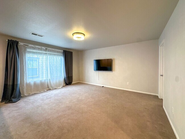 Building Photo - 17286 Bluetrail Ave