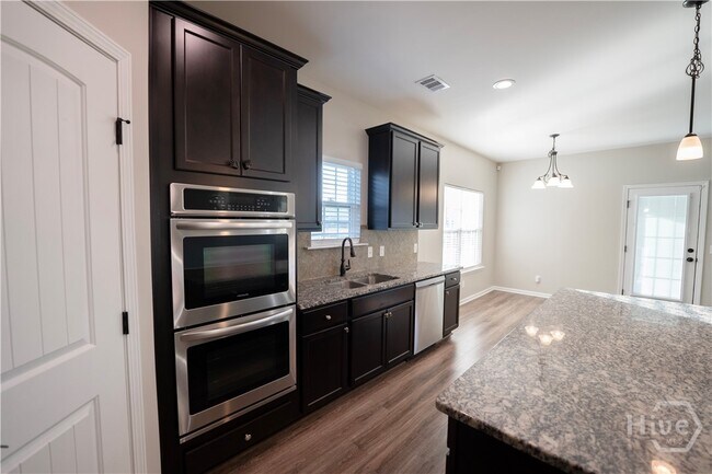 Building Photo - 123 Grimsby Rd