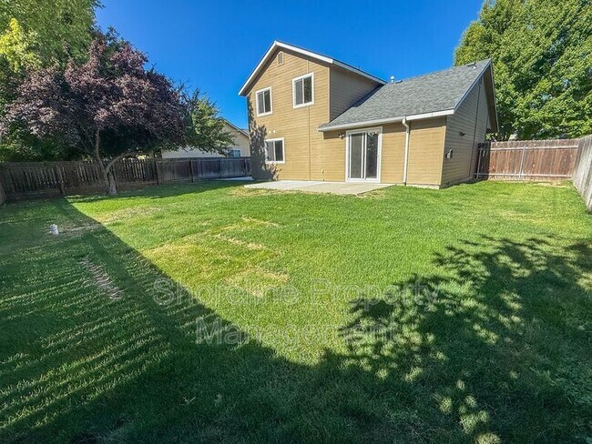 Building Photo - 3420 N Oakstone Ave