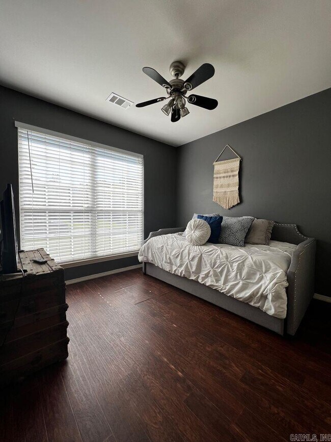 Building Photo - 1915 Auburn Hills Dr