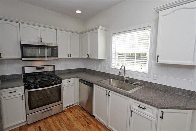 Building Photo - 2210 Orchard Park Cir NW
