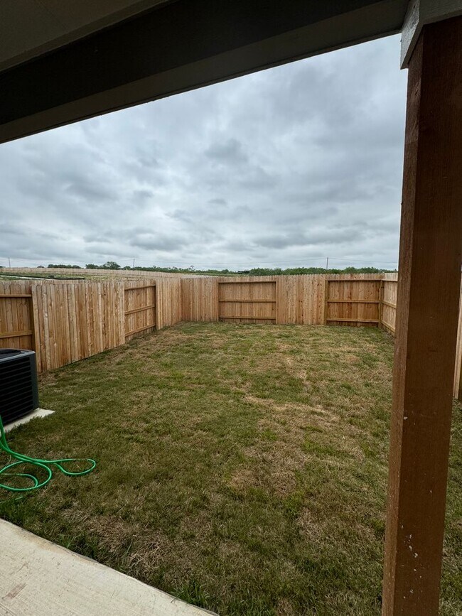 Building Photo - NEW CONSTRUCTION IN GATED COMMUNITY!!! BUI...
