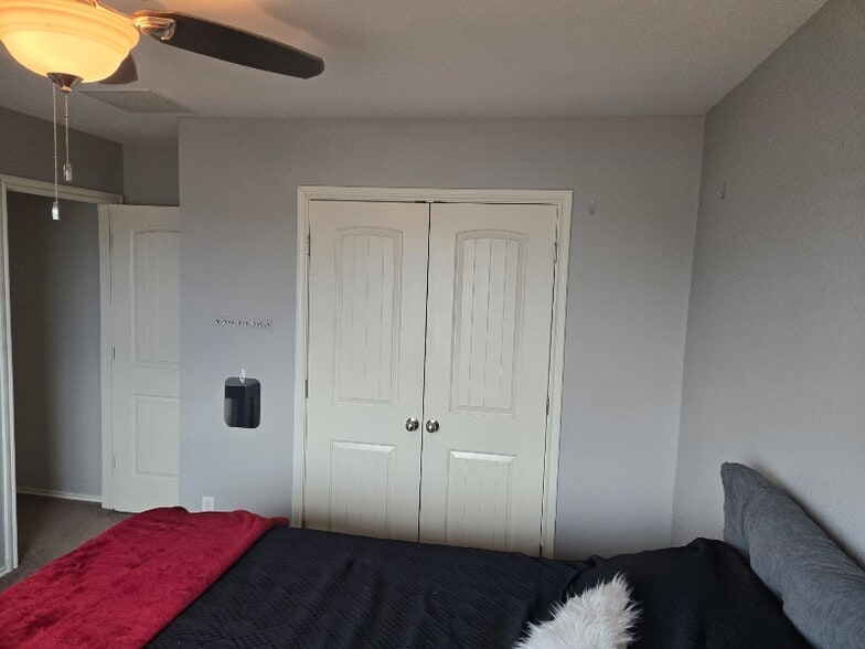 Building Photo - 124 Savoy Cv