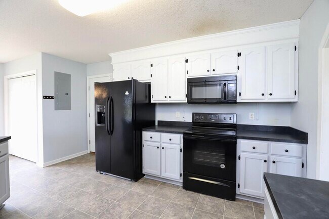 Building Photo - 60 Vinca Ct