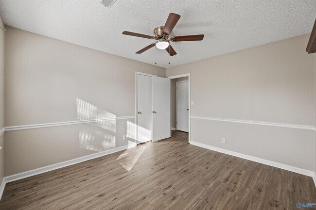 Building Photo - 13935 SW Wyandotte Dr