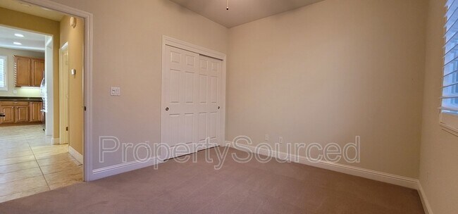 Building Photo - 2339 Shadow Berry Dr