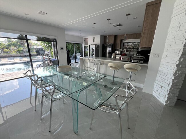 Building Photo - 2062 NE 121st Rd