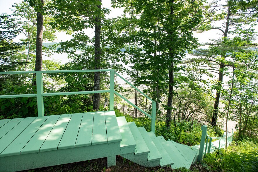 Building Photo - 18 Sandy Beach Rd