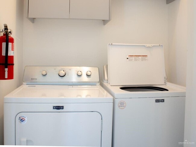 Building Photo - 7 W Marlin St