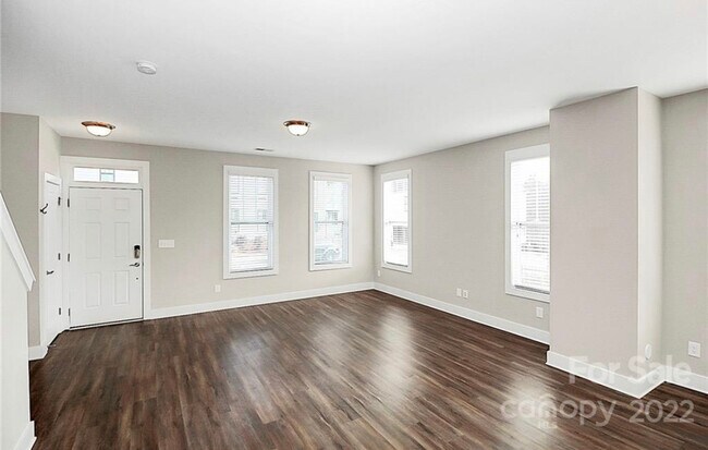 Building Photo - 109 Mint Ave