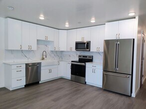 Building Photo - Laguna Farms in Nampa