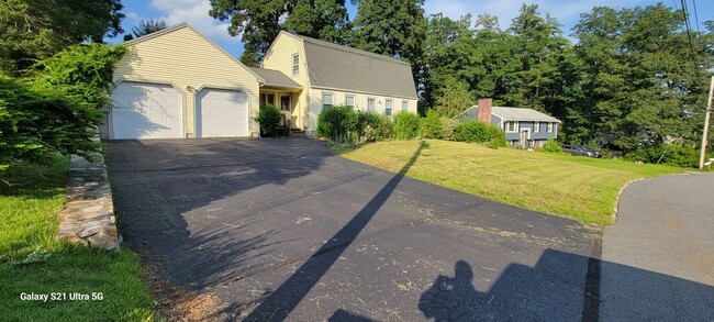 Building Photo - Single-Family Home in South Nashua