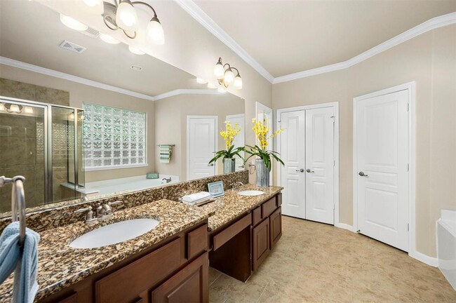 Building Photo - 10907 Lombardia Ct