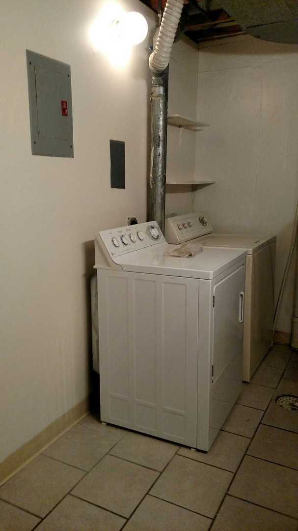 Building Photo - 3 bedroom, 2.5 bathroom townhome: Timber Ridge