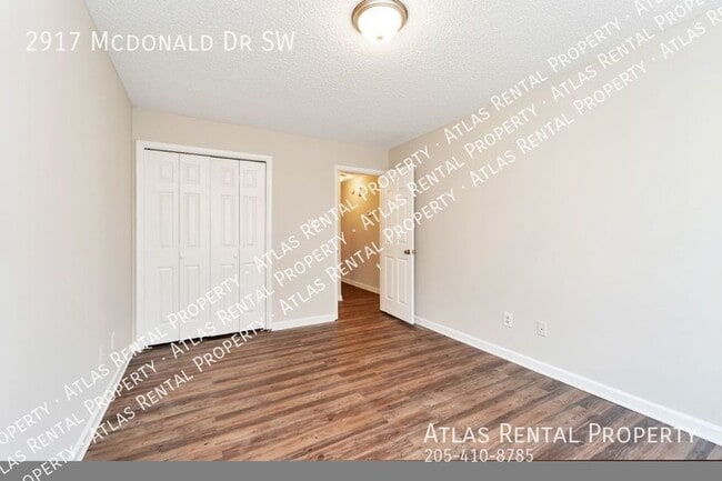 Building Photo - 2917 McDonald Dr SW