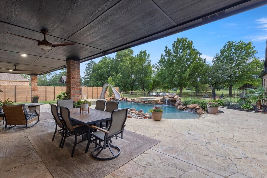 Building Photo - 1504 Brook Ln
