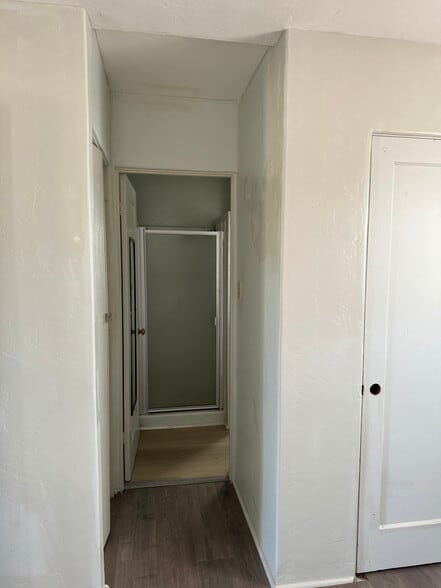 Building Photo - 5943 Primrose Ave