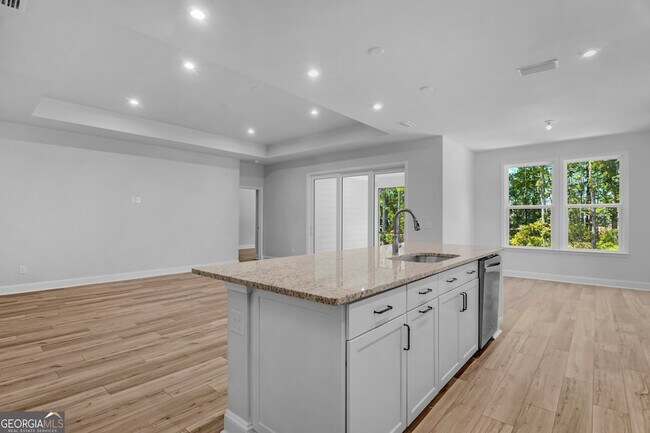 Building Photo - 267 Dendron Dr