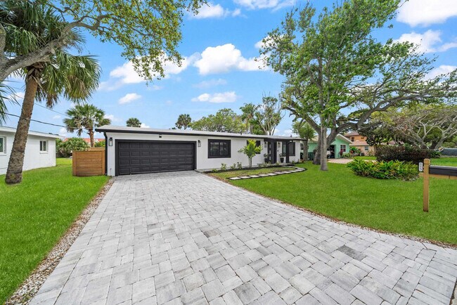 Building Photo - 115 Esther Dr