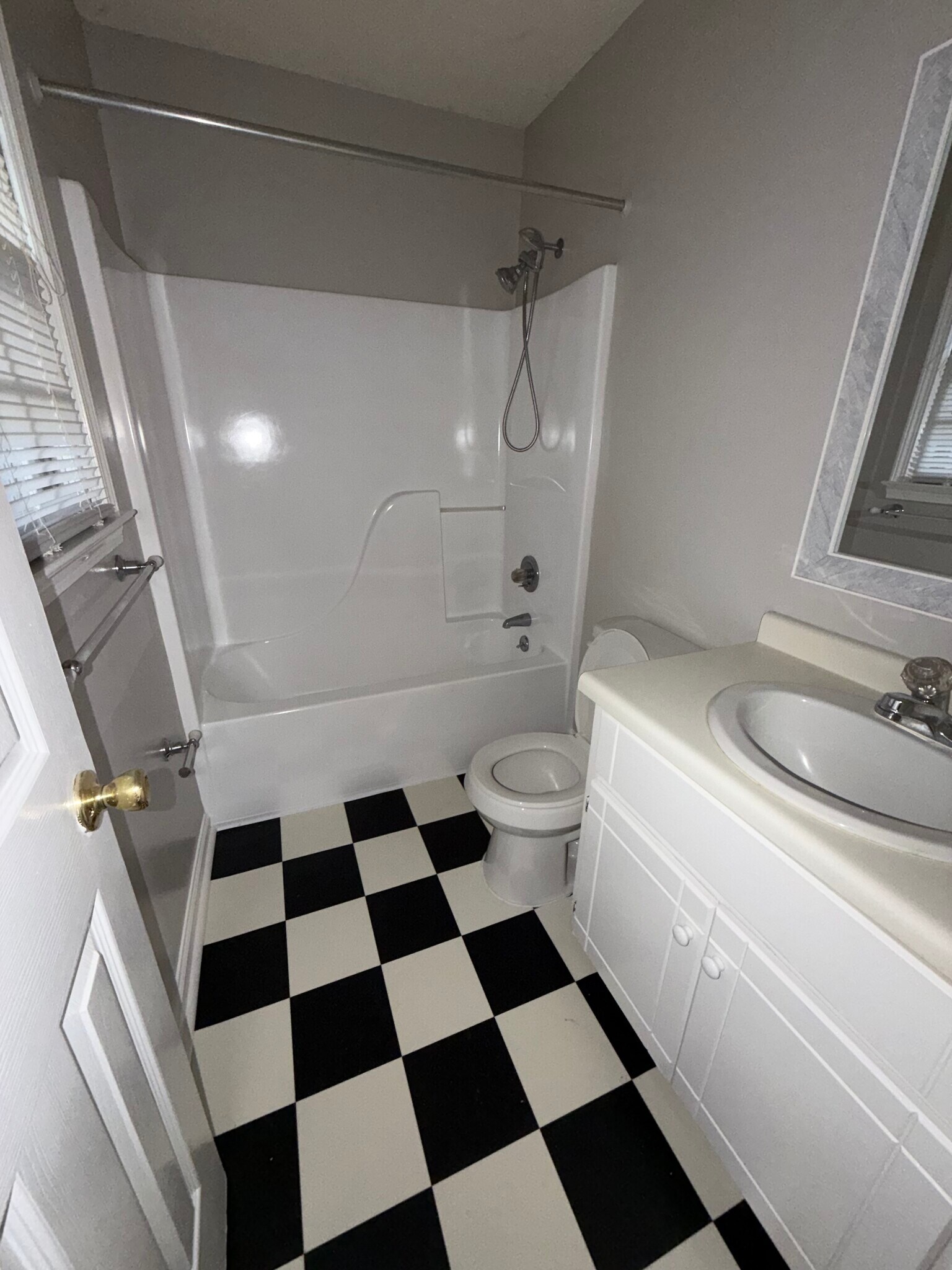 Building Photo - 125 Warren Way