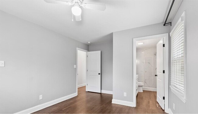 Building Photo - 6725 Castlegate Dr