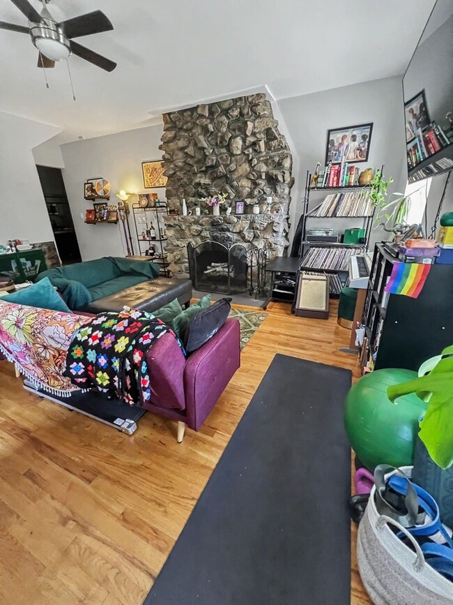 Interior Photo - 114 Walnut Avenue