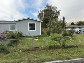 Building Photo - 236 14th Ave SW