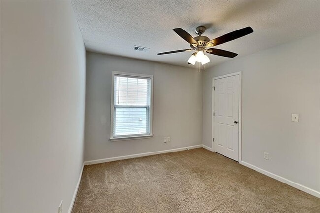 Building Photo - 2926 Cottesford Way SE