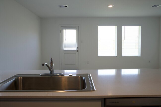 Building Photo - 26614 Pampas Grass Ln
