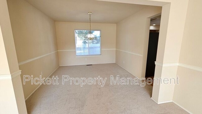 Building Photo - 6453 Grand Pine Loop NE