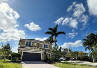 Building Photo - 8571 Lakeside Bnd