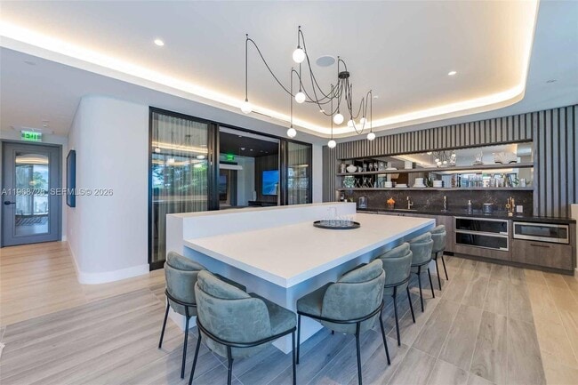 Building Photo - 3900 Alton Rd