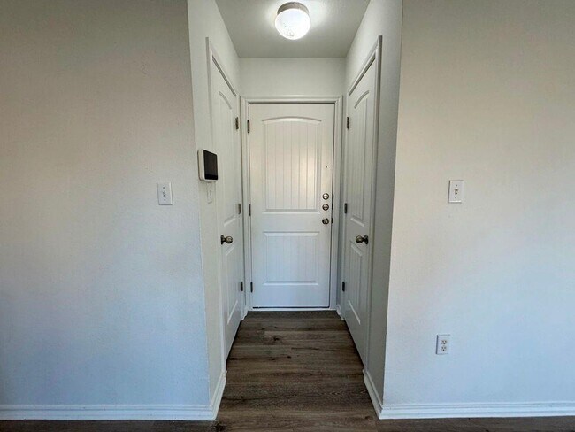 Building Photo - 15206 Walcott Dr