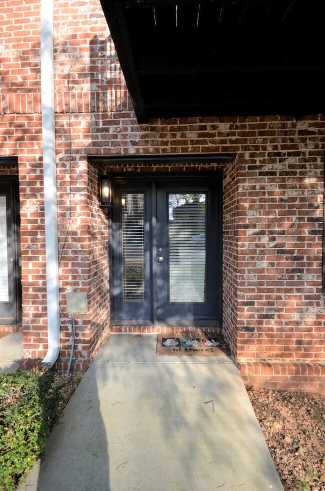 Building Photo - 142 Moreland Ave SE