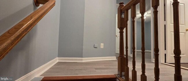 Building Photo - 323 Lindera Ct