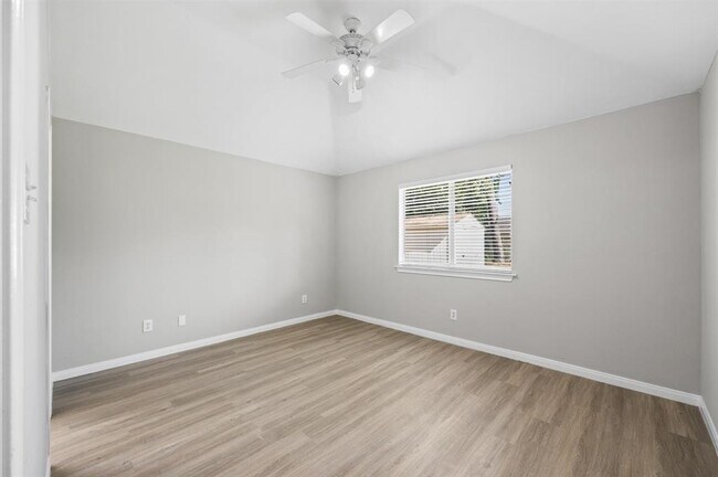 Building Photo - 3215 Rockdale Dr