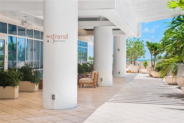Building Photo - 6801 Collins Ave